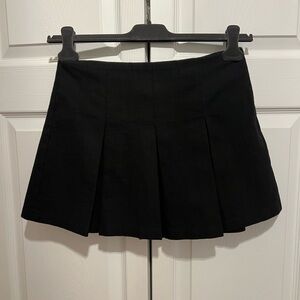 Astr Black Pleated Mini Skirt